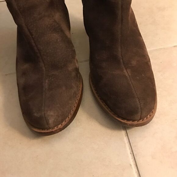 Ugg boots  - Picture 2 of 3